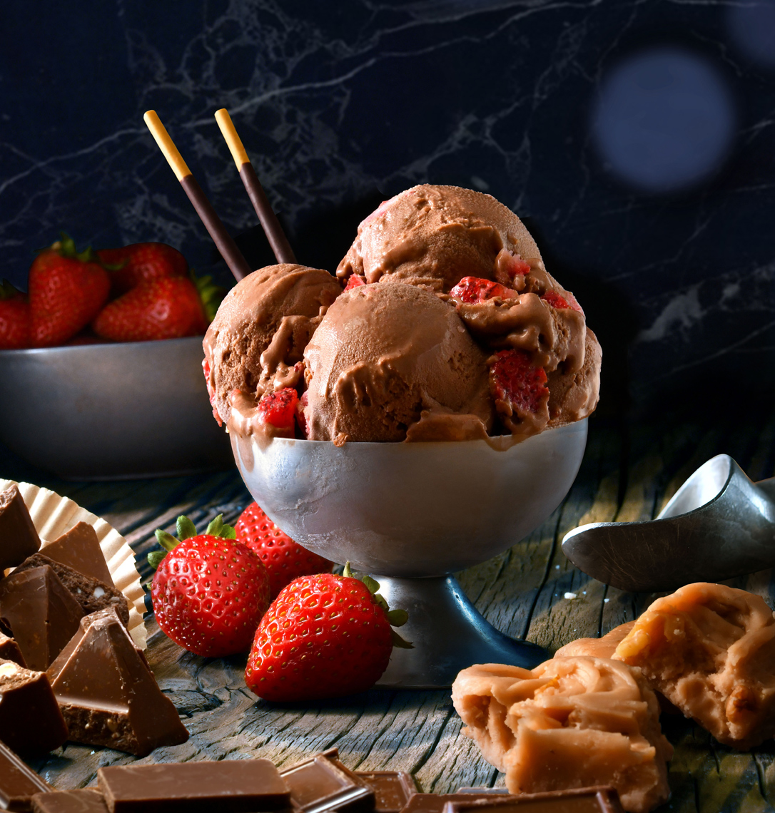 mike wepplo natural photography chocolate ice cream with strawberries and chocolate chunks